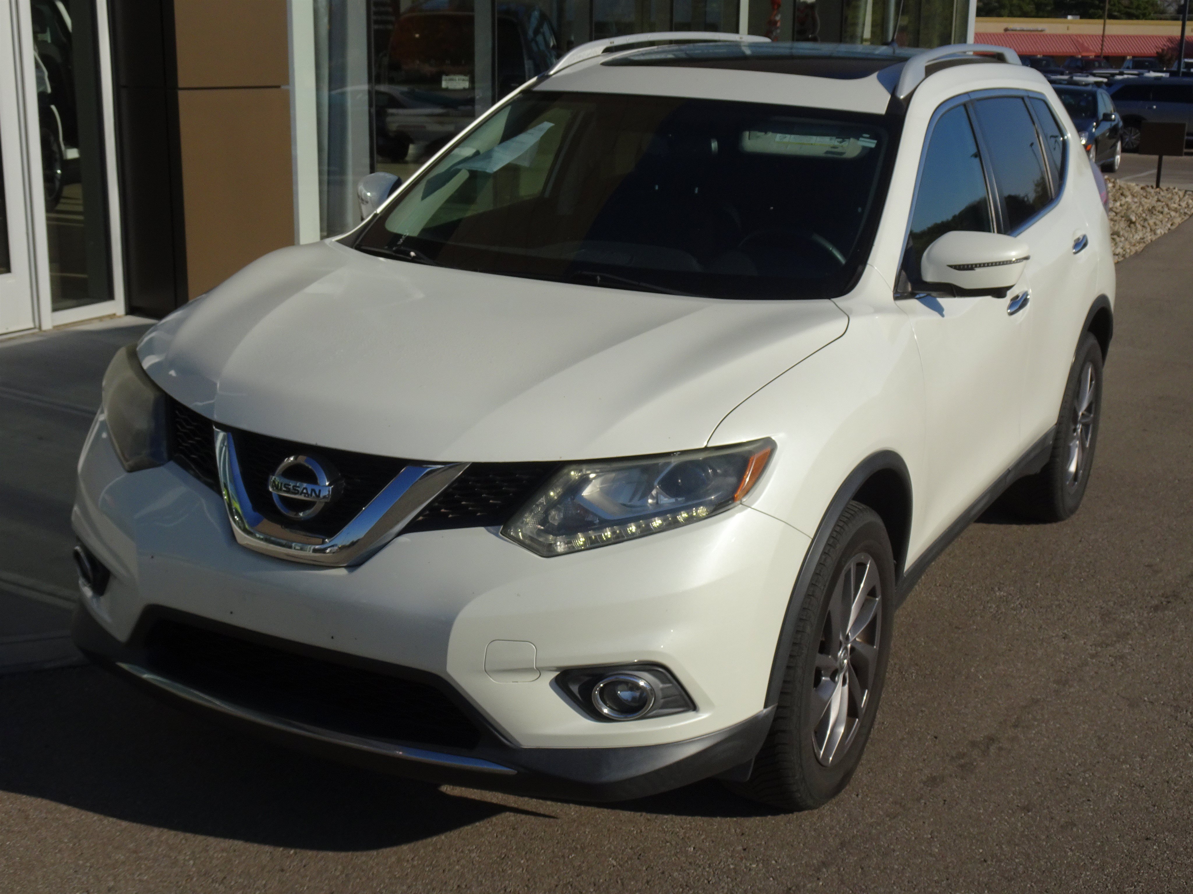 Used 2016 Nissan Rogue SL w/ SL Premium Package AWD/4WD image 8