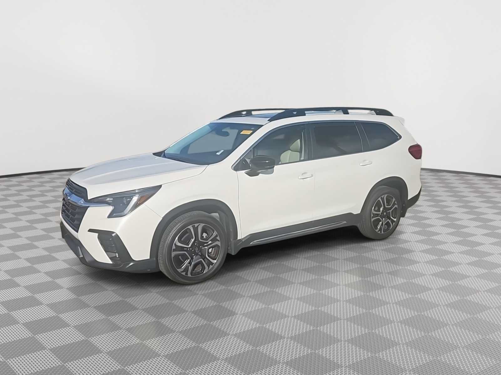 Used 2024 Subaru Ascent Limited w/ Technology Package AWD/4WD image 4