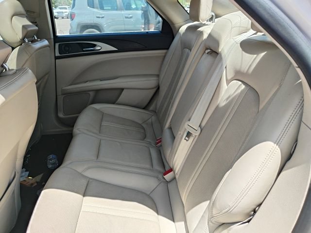 Used 2019 Lincoln MKZ Reserve FWD image 9