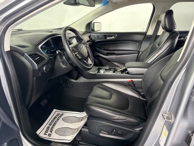 Used 2020 Ford Edge Titanium w/ Class II Trailer Tow Package AWD/4WD image 32