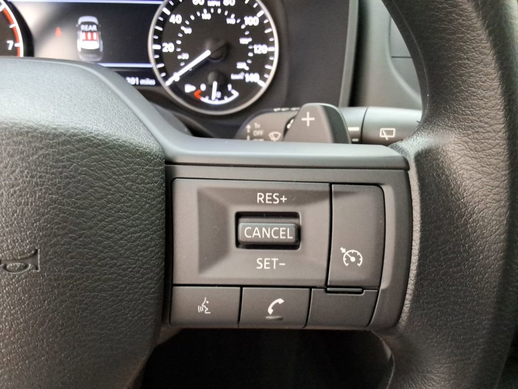 Used 2025 Nissan Rogue S image 23