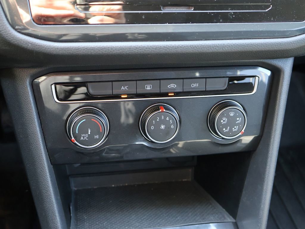 Used 2020 Volkswagen Tiguan S image 28