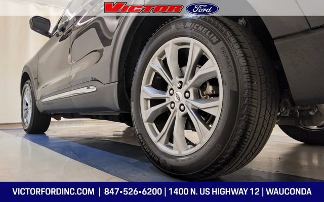 Used 2023 Ford Explorer XLT w/ Equipment Group 202A AWD/4WD image 5