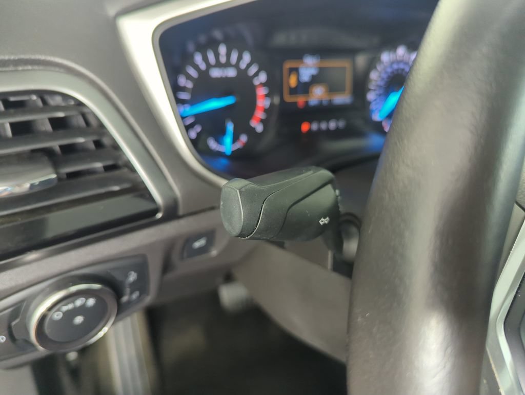 Used 2015 Ford Fusion SE w/ Equipment Group 201A FWD image 21