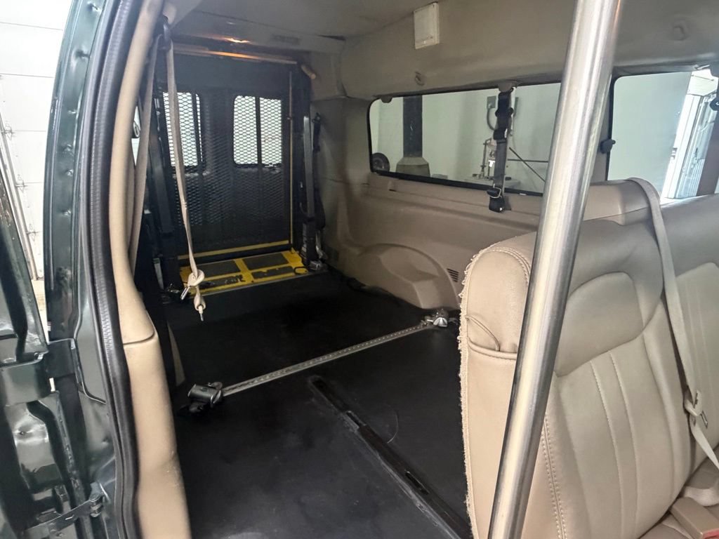 Used 2011 Chevrolet Express 3500 LS RWD image 11