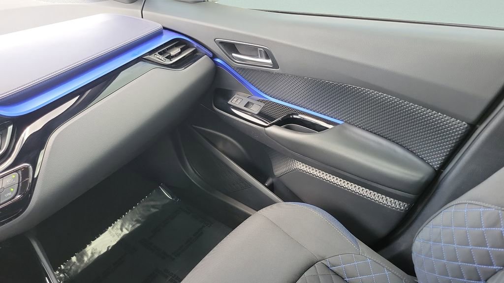 Certified 2020 Toyota C-HR XLE FWD image 13