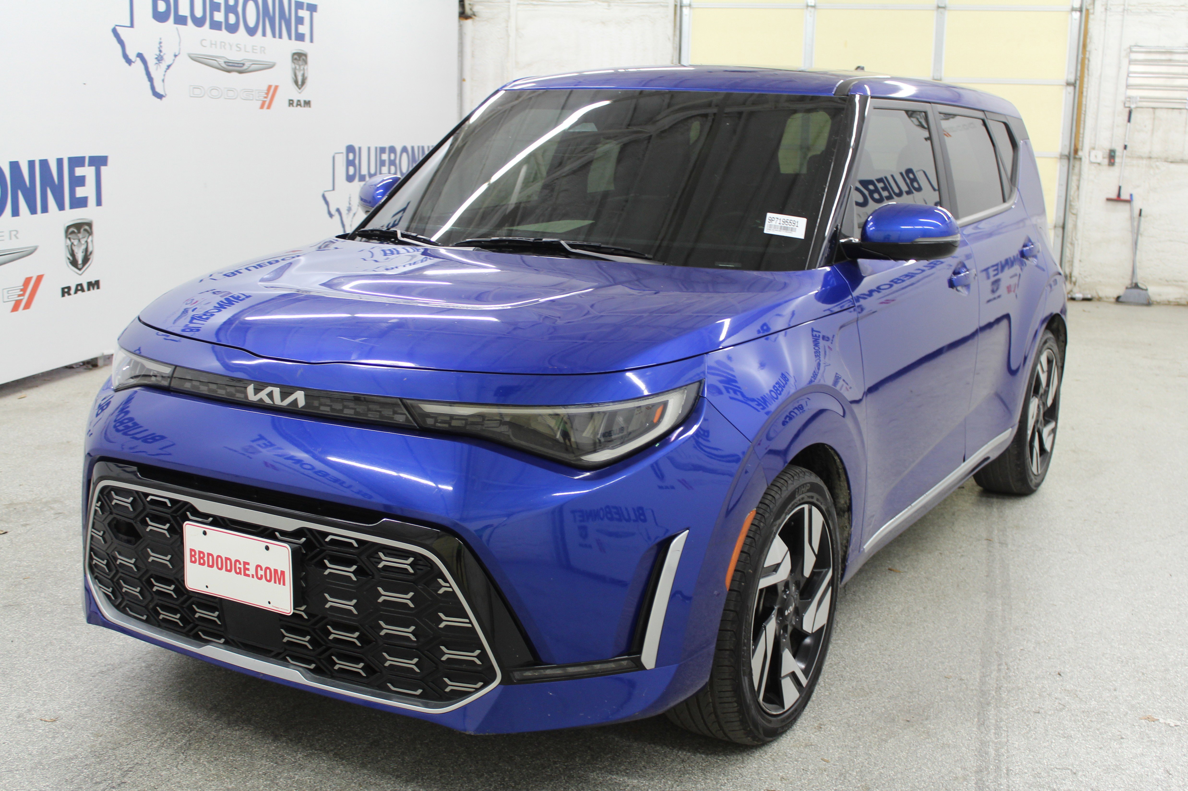 Used 2023 Kia Soul GT-Line w/ GT-Line Technology Package image 2