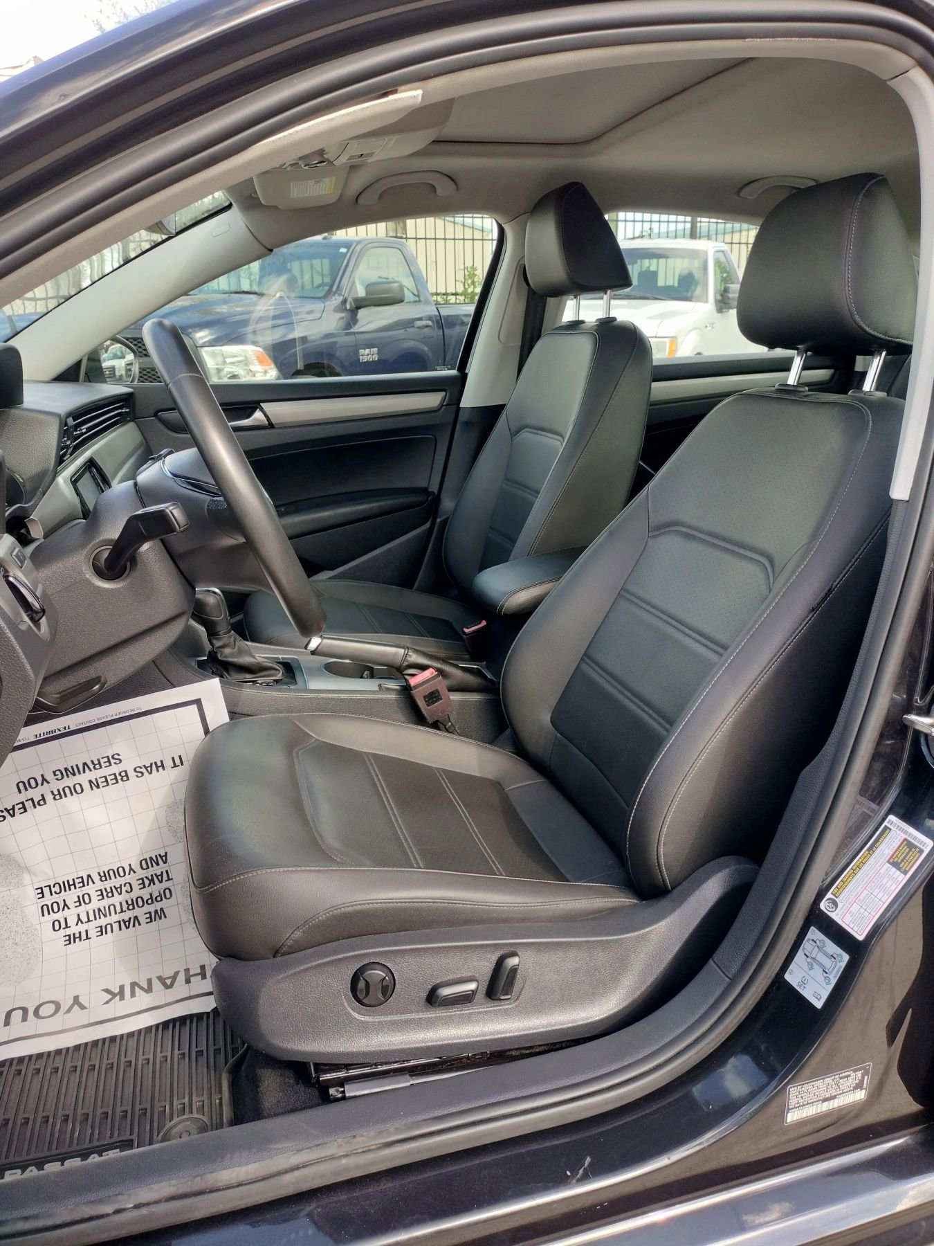 Used 2021 Volkswagen Passat 2.0T SE w/ Luggage Net & Mats Package image 25