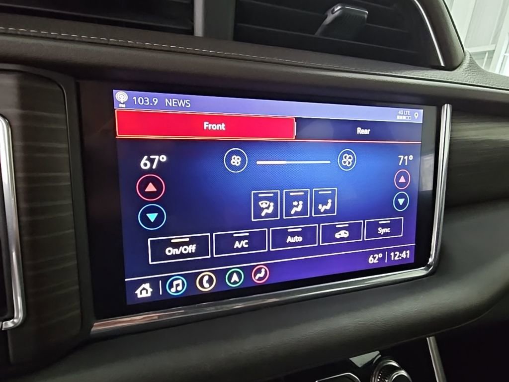 Used 2021 GMC Yukon Denali w/ Denali Premium Package image 17