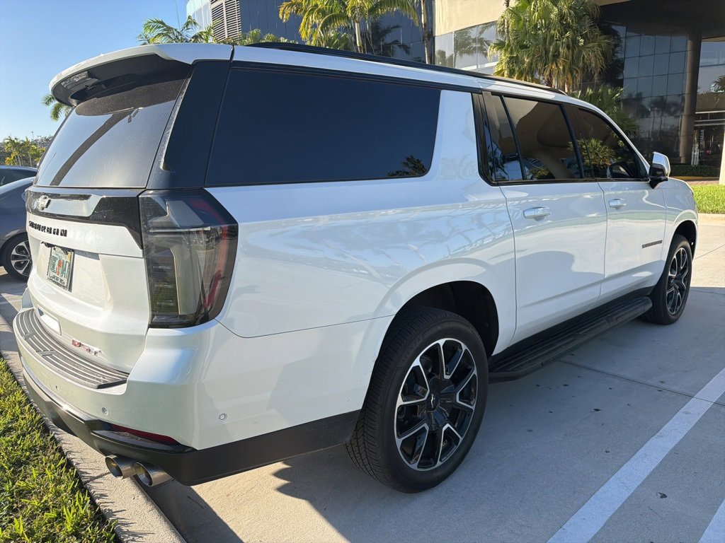 Used 2025 Chevrolet Suburban RST w/ Comfort Package image 11