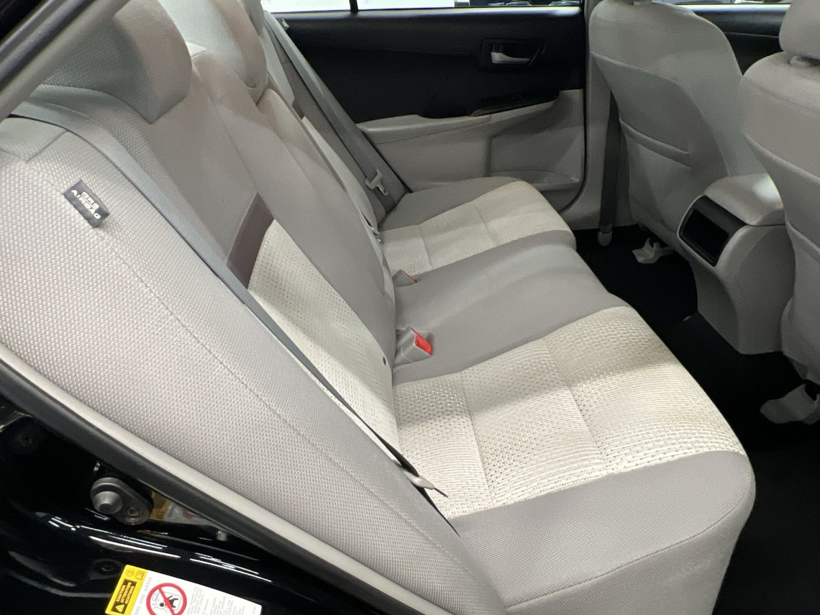 Used 2014 Toyota Camry LE w/ Moonroof Package FWD image 19