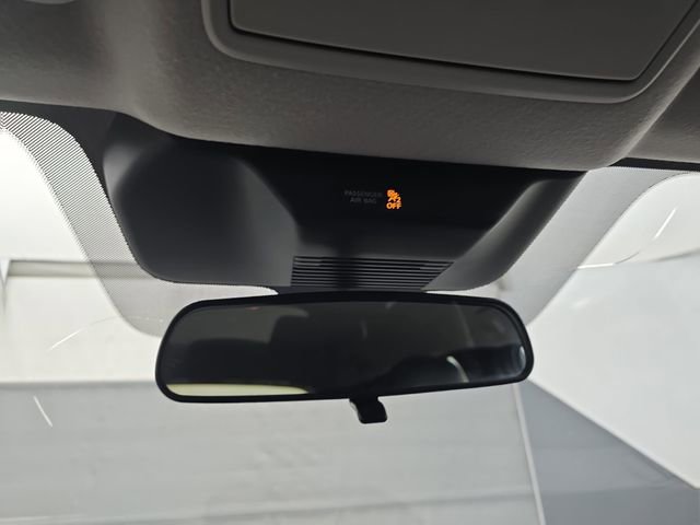 Used 2025 Nissan Kicks SR image 39