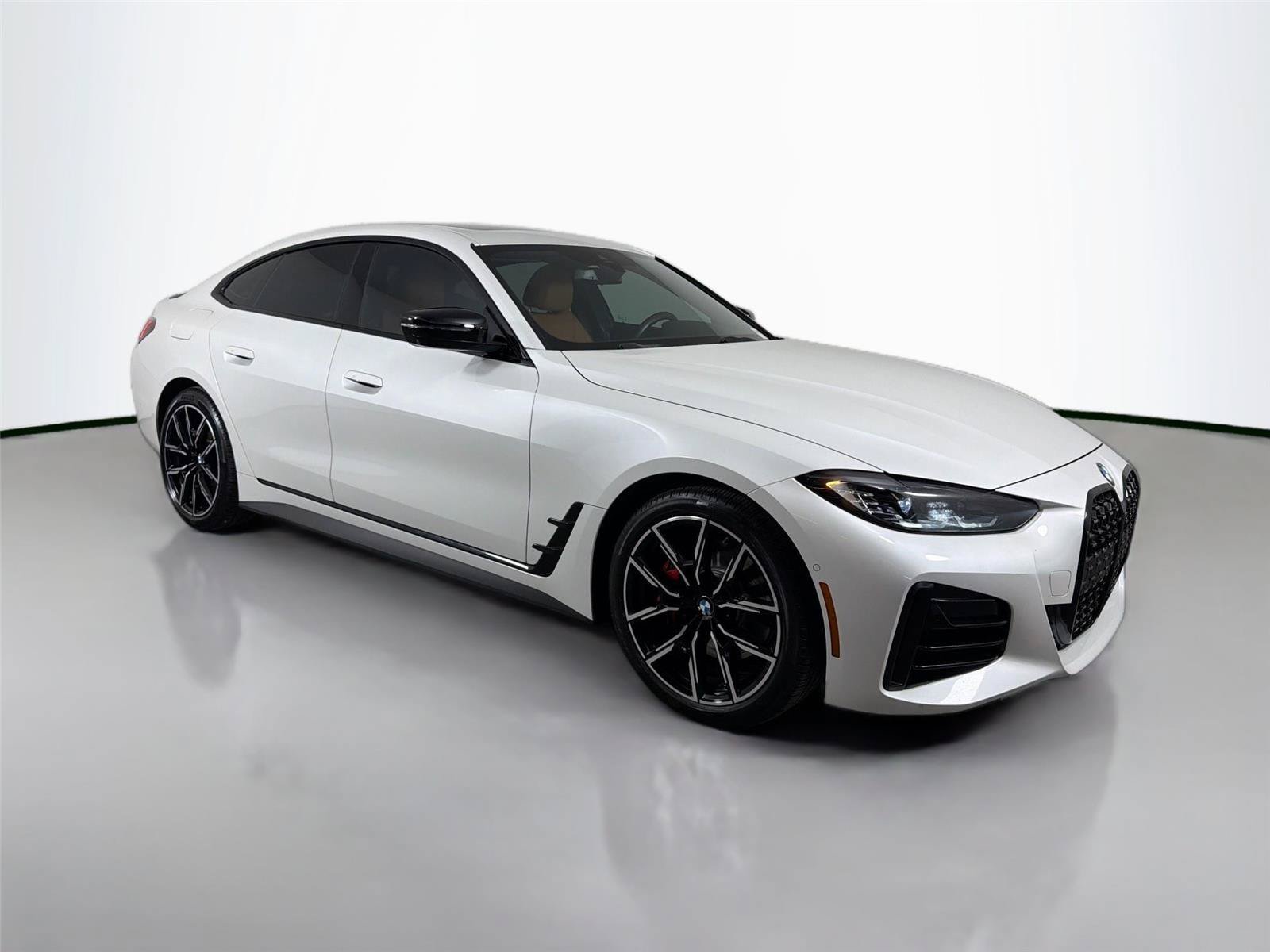 Used 2023 BMW 430i Gran Coupe xDrive w/ M Sport Package AWD/4WD image 4