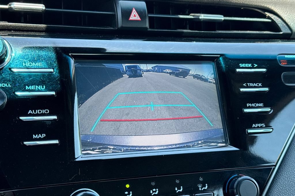 Used 2019 Toyota Camry LE FWD image 18