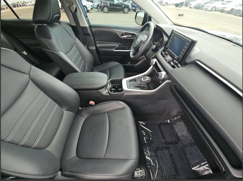 Used 2022 Toyota RAV4 XLE Premium FWD image 10