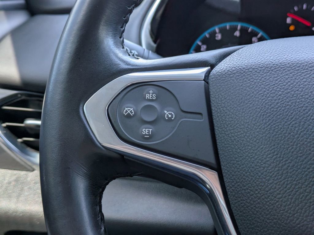 Used 2021 Chevrolet Traverse LT image 23