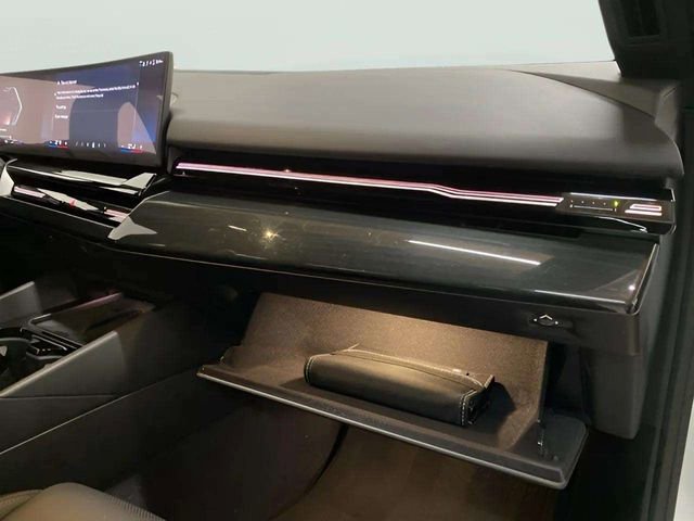 Used 2025 BMW 530i image 27