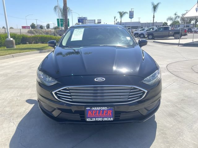 Used 2017 Ford Fusion SE w/ Fusion SE Technology Package FWD image 3