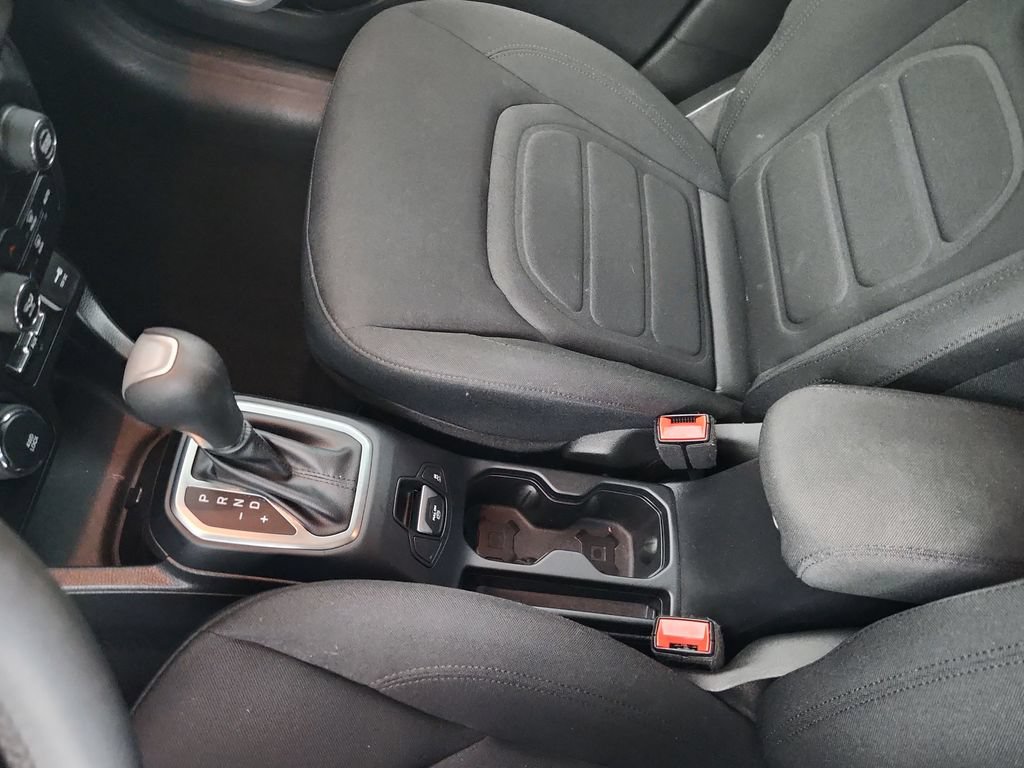 Used 2020 Jeep Renegade Latitude w/ Popular Equipment Group AWD/4WD image 31