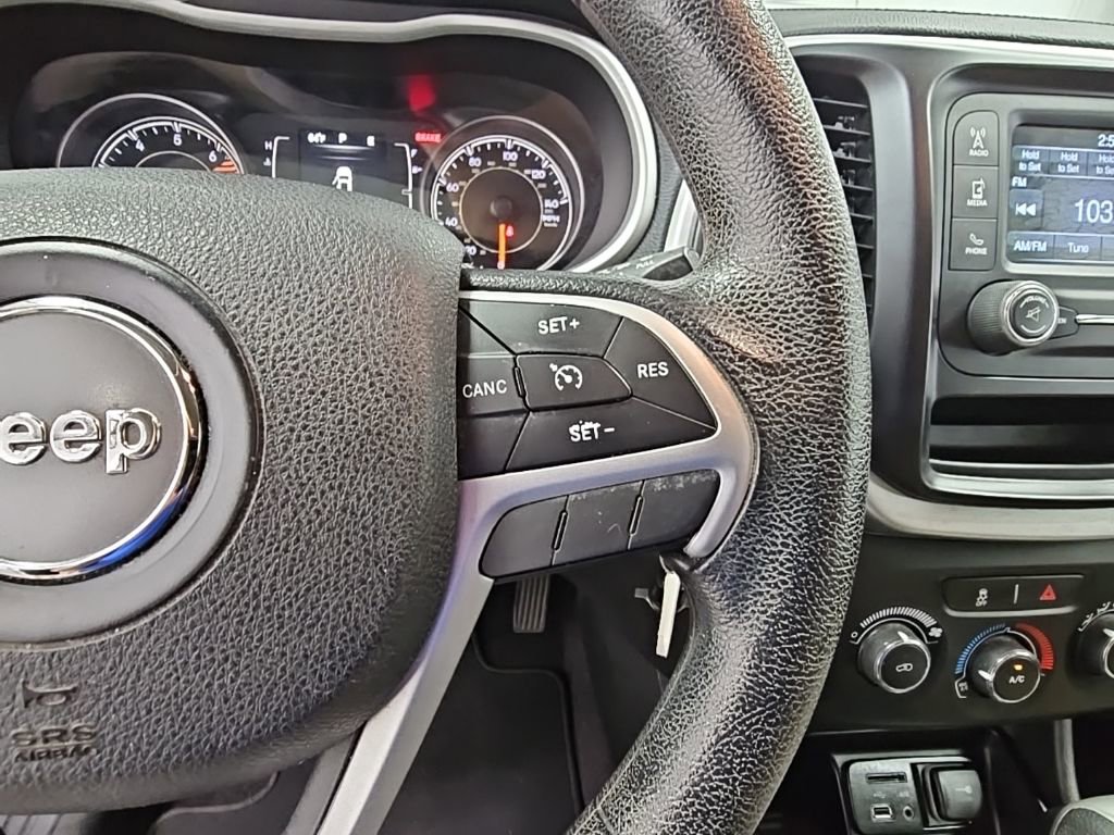 Used 2016 Jeep Cherokee Sport image 24