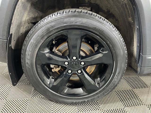 Used 2023 Jeep Grand Cherokee L Laredo AWD/4WD image 9