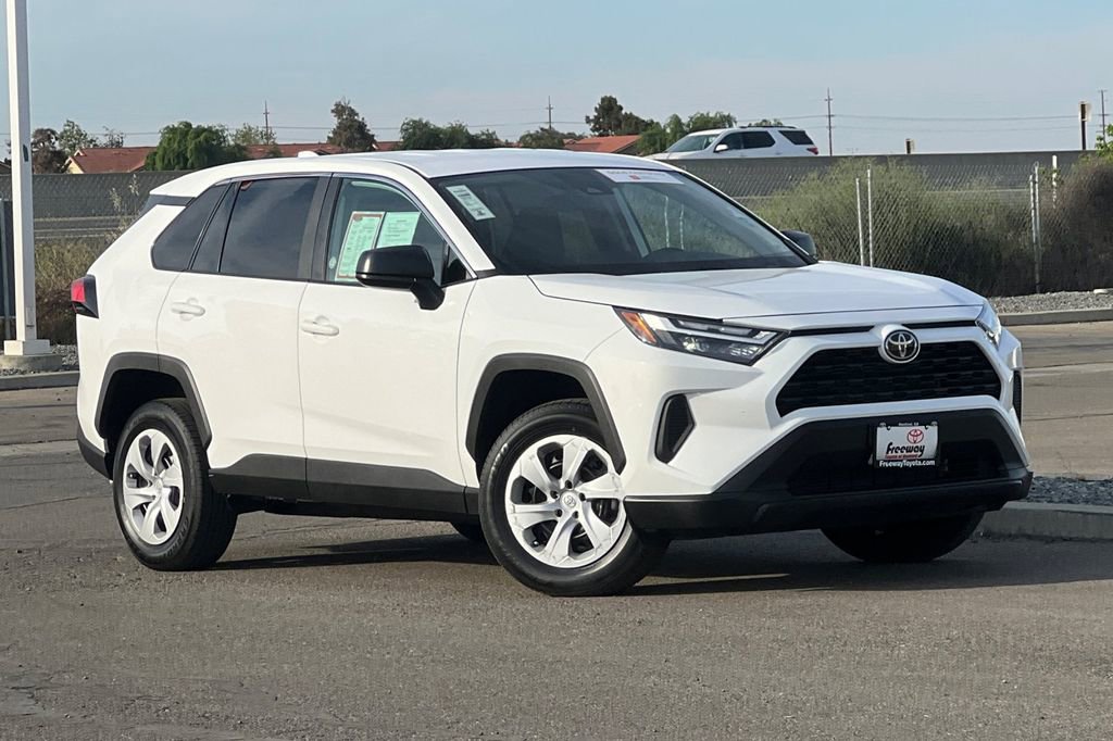 Certified 2025 Toyota RAV4 LE video 2