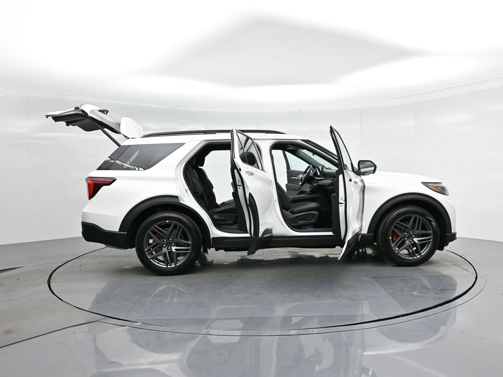 New 2025 Ford Explorer ST-Line w/ Premium Package image 4