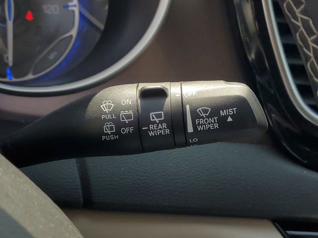 Used 2023 Chrysler Voyager LX FWD image 21