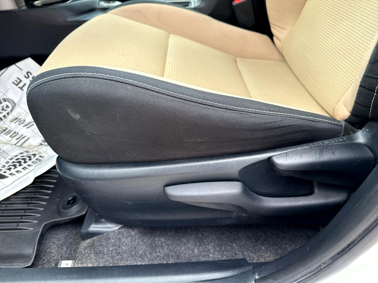 Used 2018 Toyota RAV4 XLE image 11