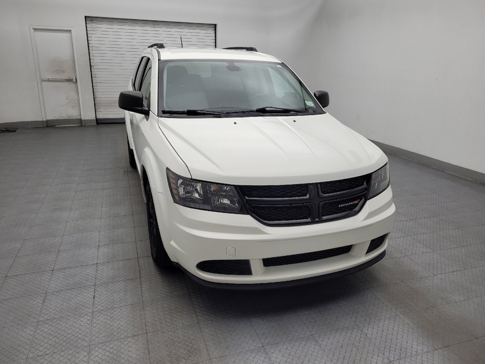 Used 2020 Dodge Journey SE w/ SE Popular Equipment Group FWD image 14