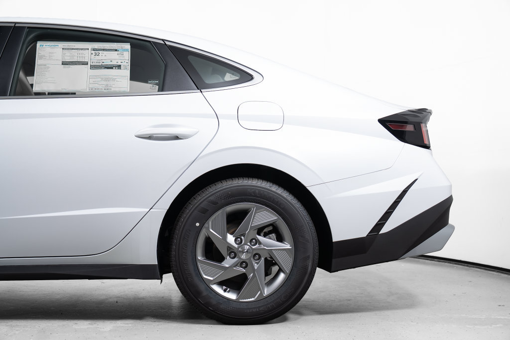 New 2026 Hyundai Sonata SE FWD image 13