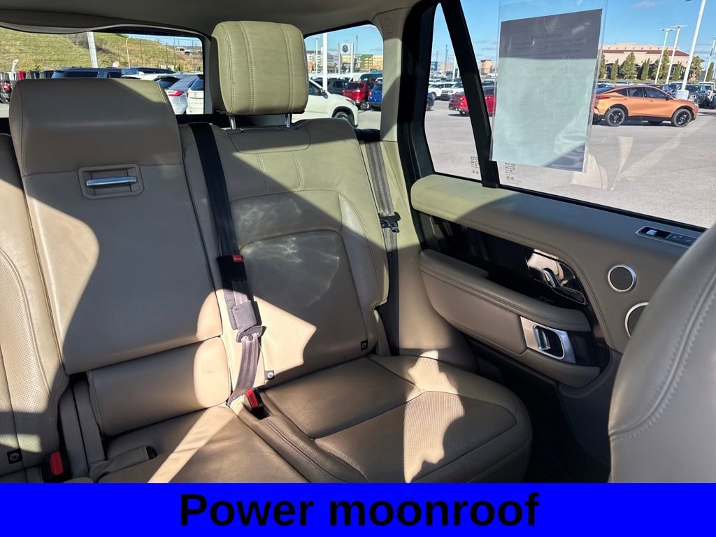 Used 2020 Land Rover Range Rover HSE image 14