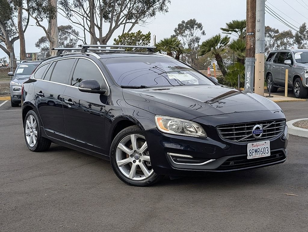 Used 2017 Volvo V60 T5 Premier w/ Convenience Package image 3