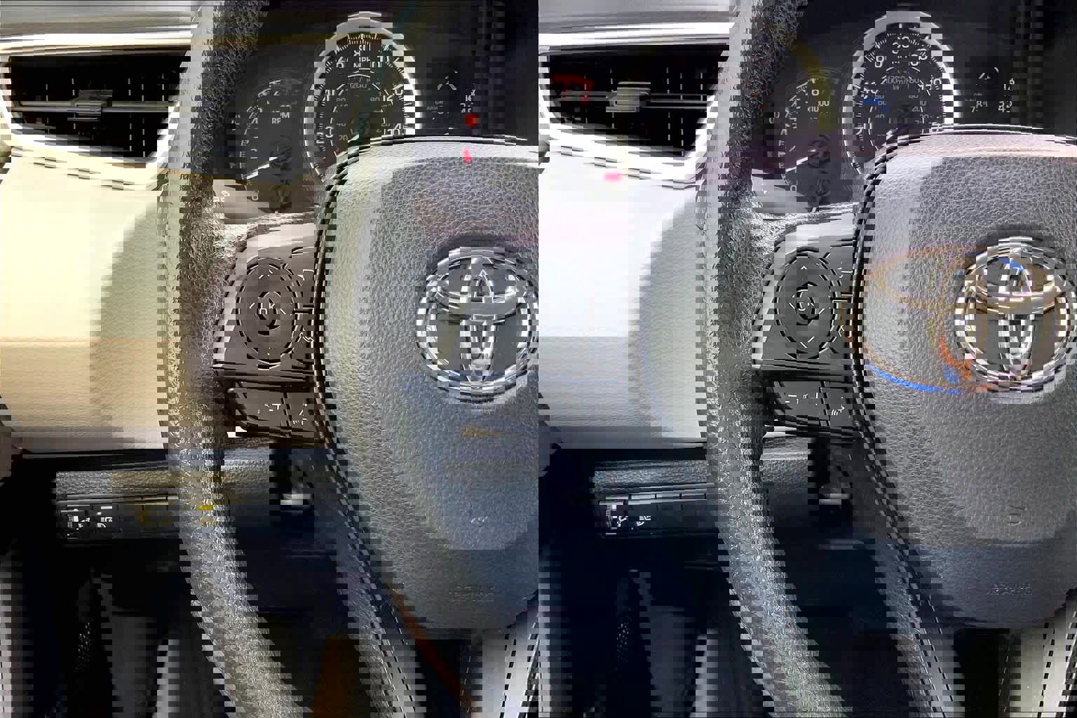 Used 2022 Toyota Corolla LE image 23