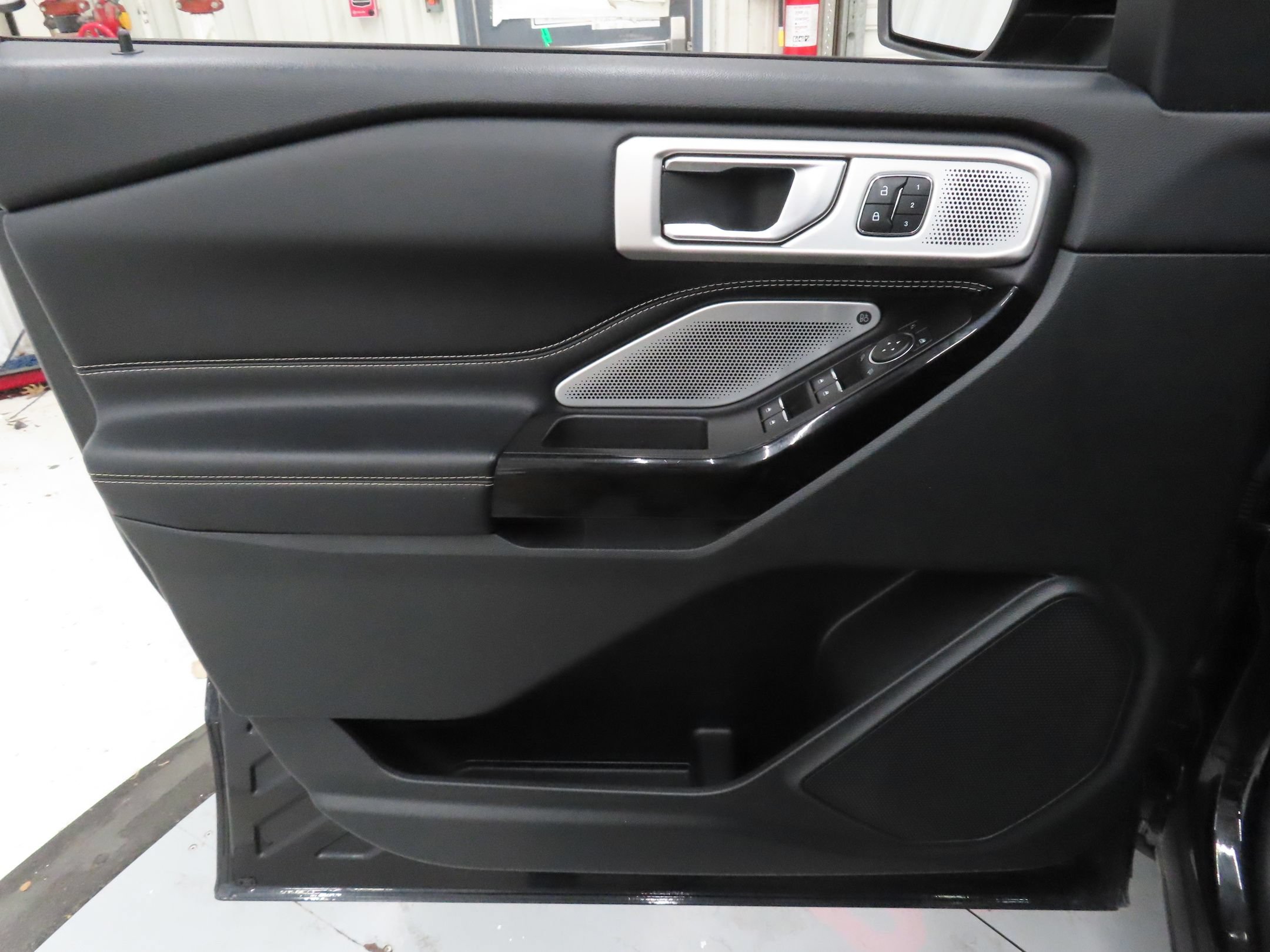 Used 2021 Ford Explorer ST w/ Equipment Group 401A AWD/4WD image 10