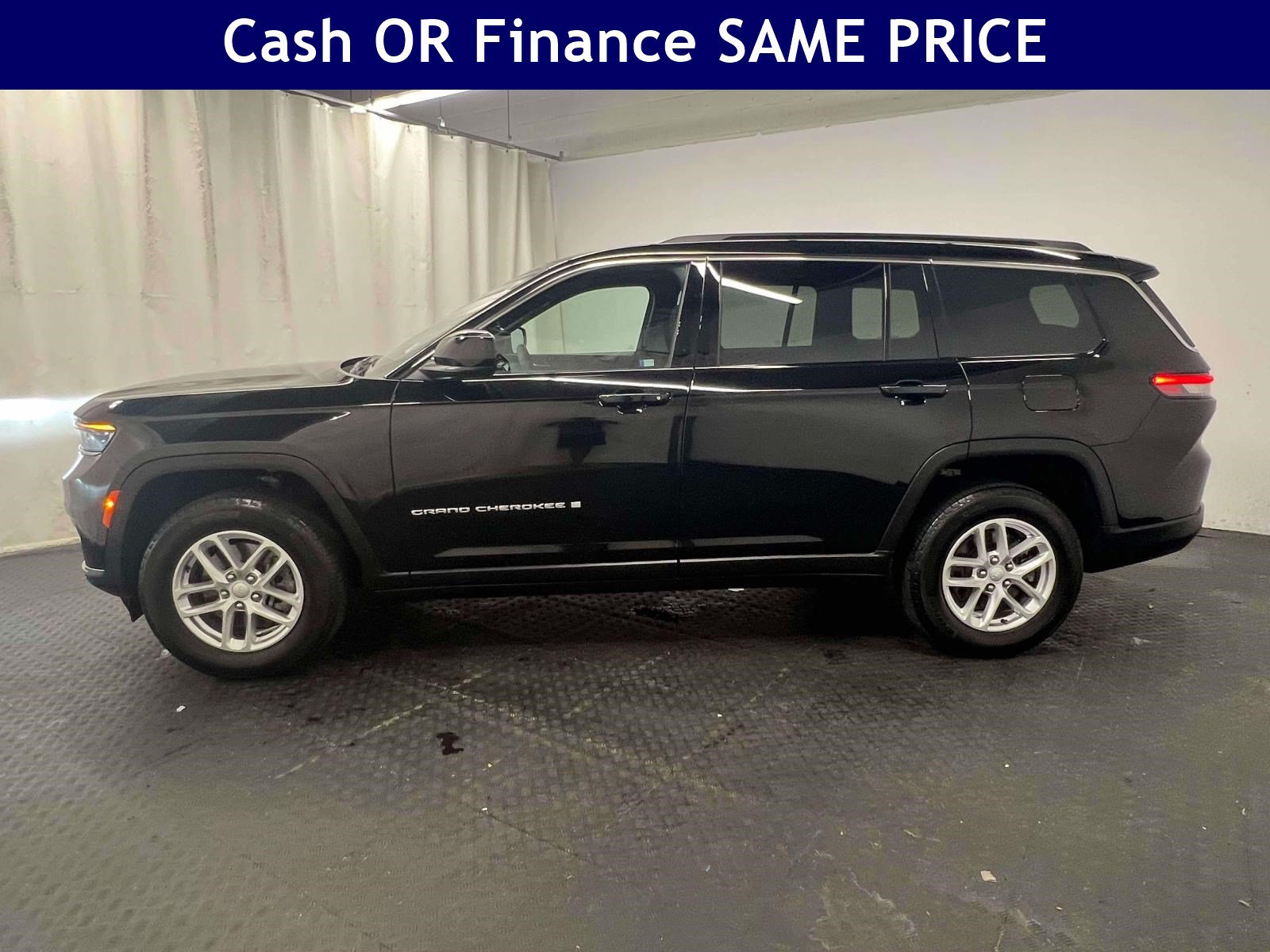 Used 2025 Jeep Grand Cherokee L Laredo w/ Luxury Tech Group I AWD/4WD image 9