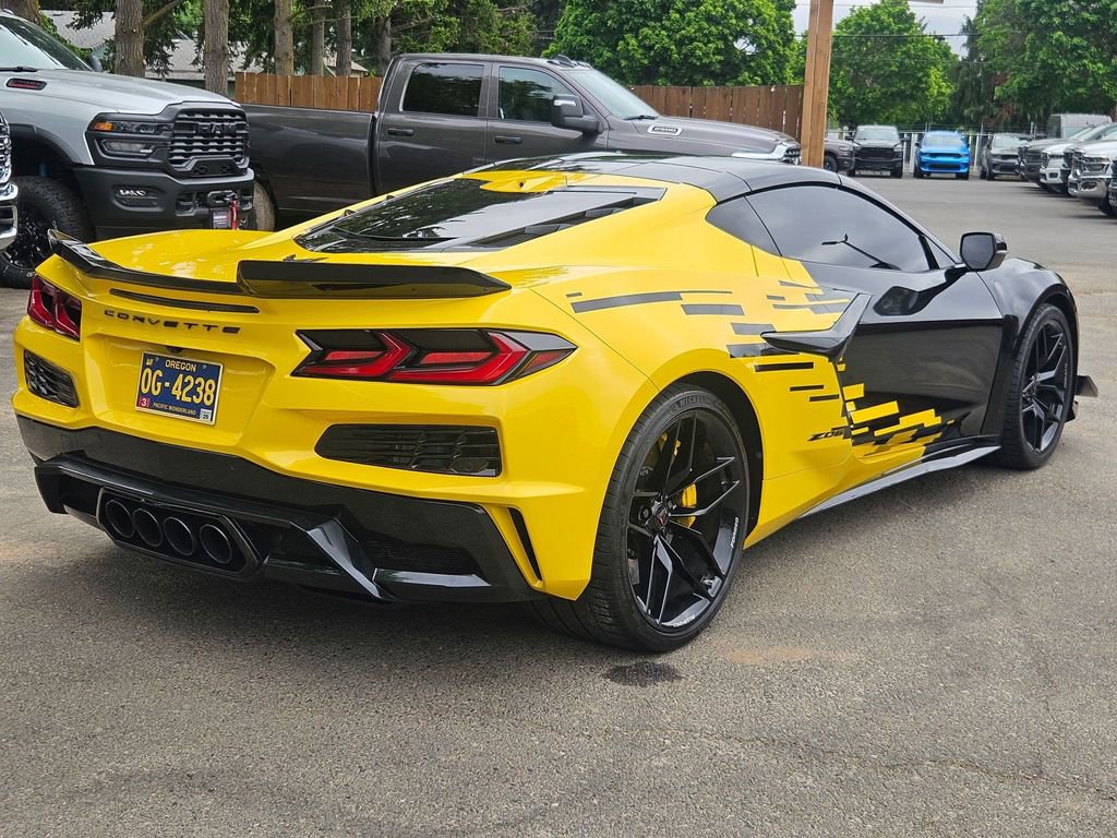 Used 2025 Chevrolet Corvette Z06 RWD image 7