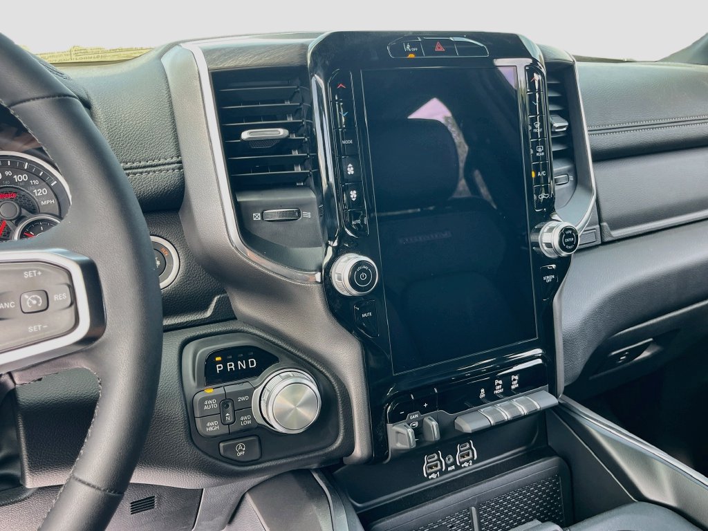 New 2026 RAM 1500 Laramie AWD/4WD image 13