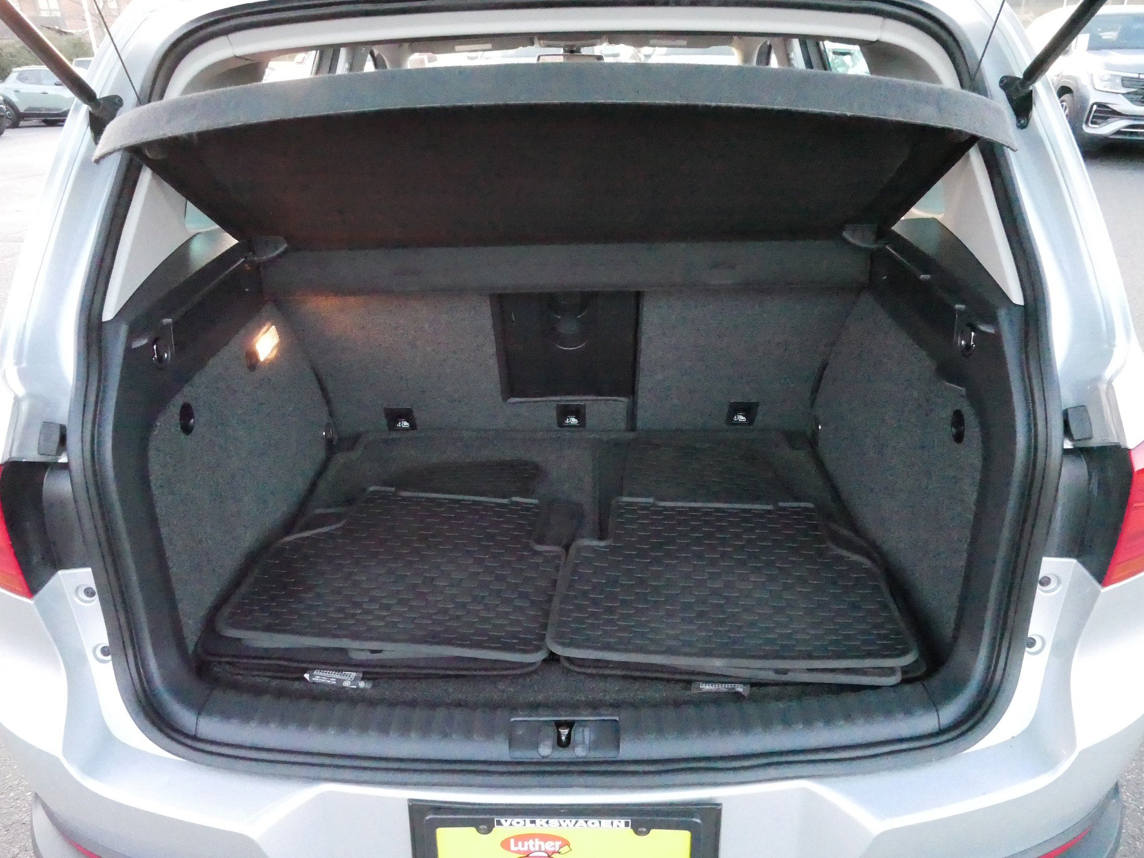 Used 2017 Volkswagen Tiguan Wolfsburg Edition image 18