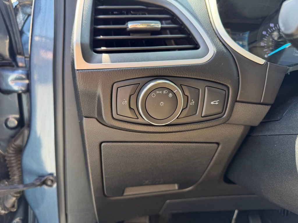 Used 2018 Ford Edge SEL w/ Equipment Group 201A image 17