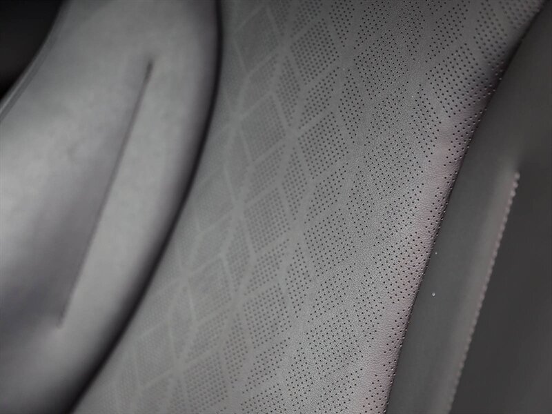 Used 2024 Kia Carnival EX FWD image 32