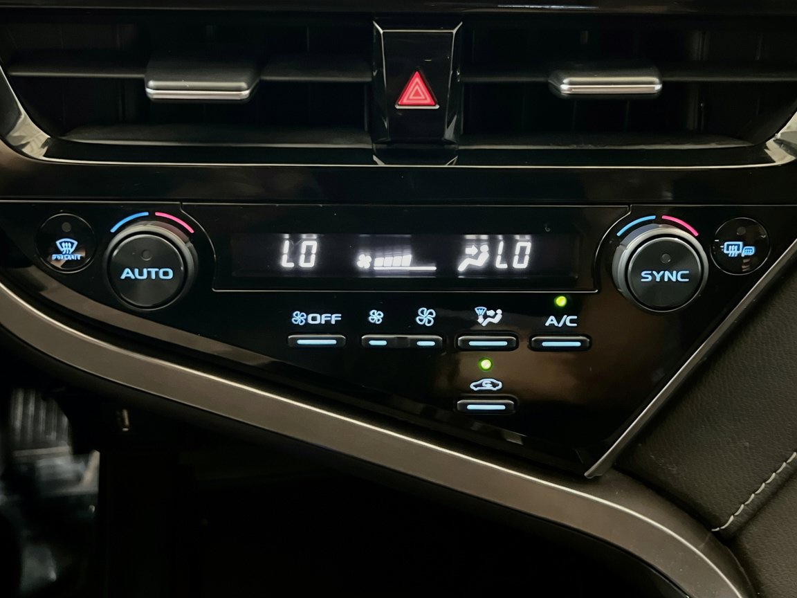 Used 2023 Toyota Camry SE FWD image 11