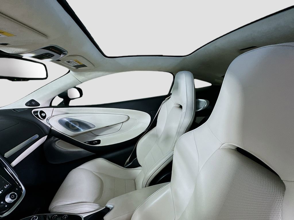 Used 2023 McLaren GT RWD image 14