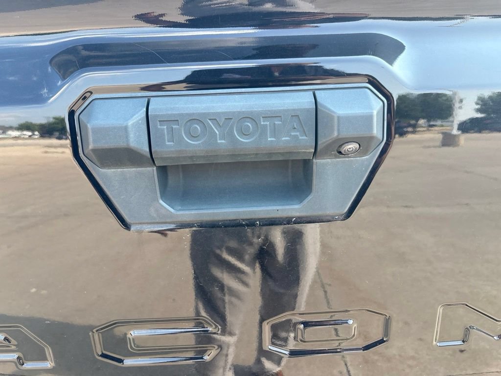 Used 2024 Toyota Tacoma TRD Off-Road AWD/4WD image 26