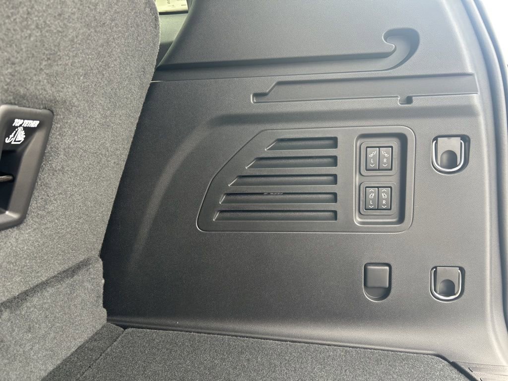 New 2026 Chevrolet Traverse RS image 24