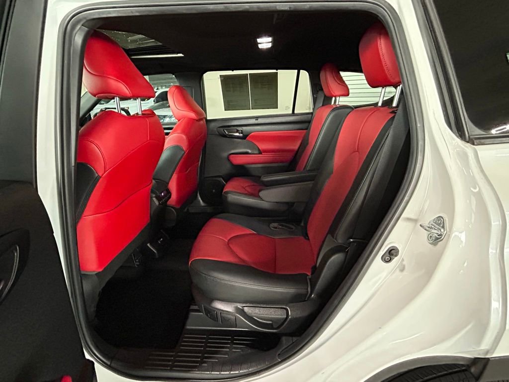 Used 2022 Toyota Highlander XSE image 37