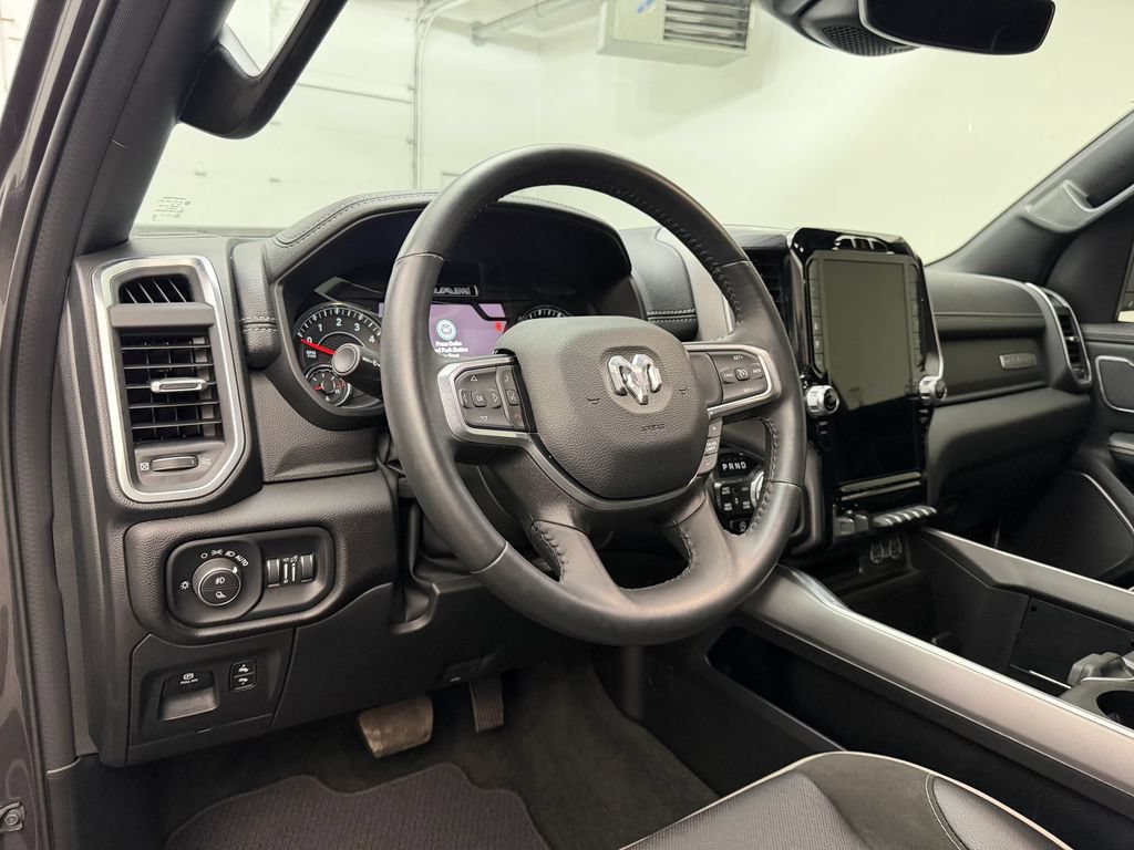 Used 2023 RAM 1500 Laramie AWD/4WD image 4