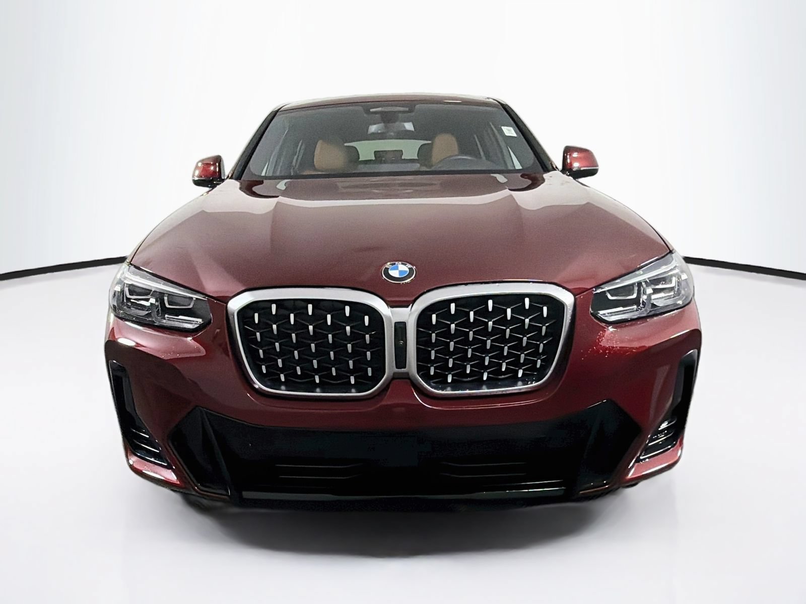 Used 2025 BMW X4 xDrive30i AWD/4WD image 2
