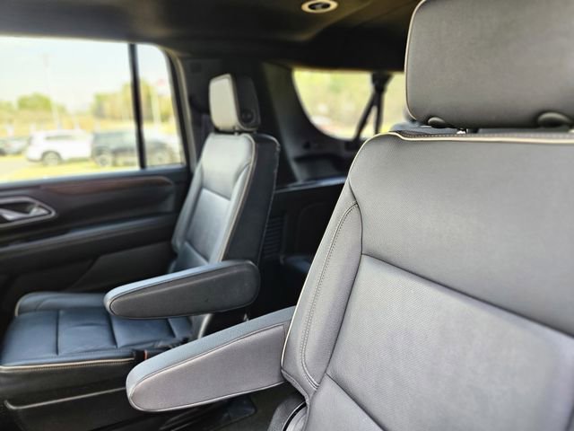 Used 2023 Chevrolet Suburban Premier image 27