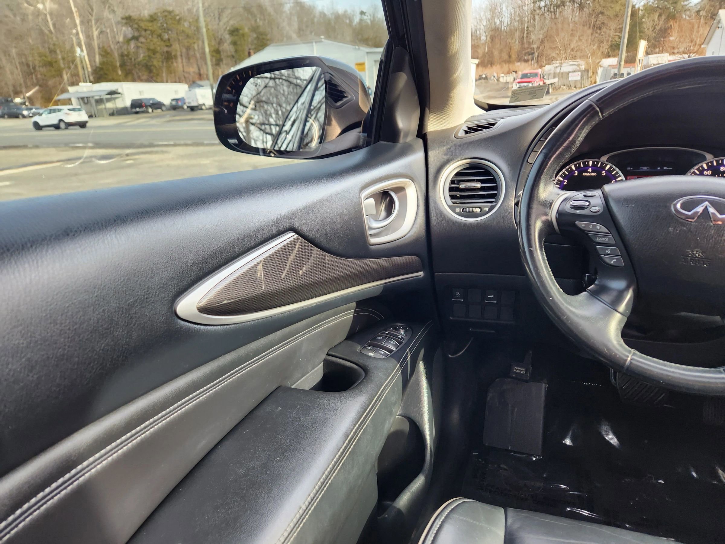 Used 2018 INFINITI QX60 Luxe image 39